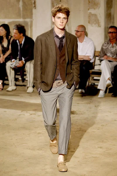 Look 7